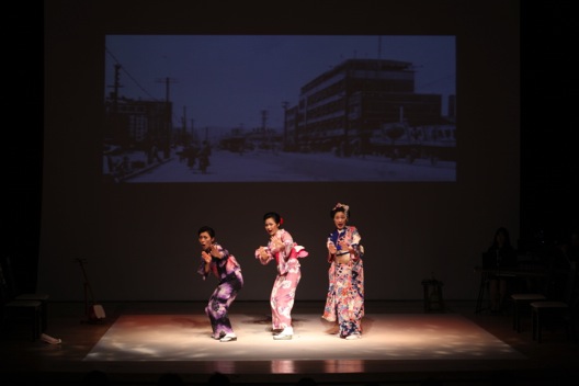 극 3인.jpg