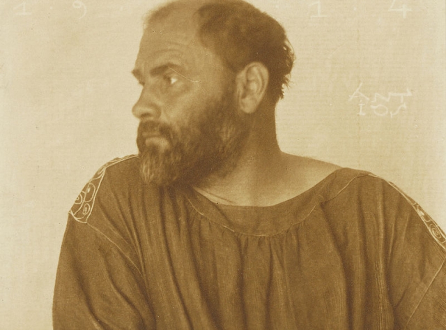 800px-Gustav_Klimt_2012_Pressefoto09.jpg