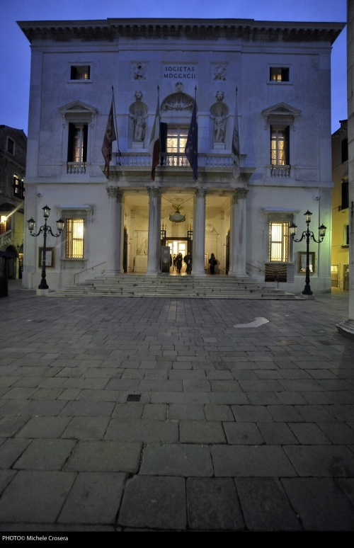 베네치아 라 페니체 오페라극장 외관2.jpg