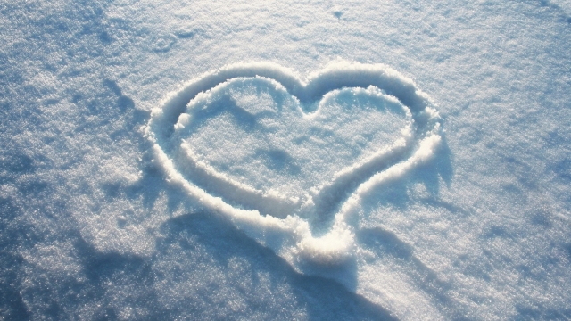 heart_shape_on_the_snow-HD.jpg