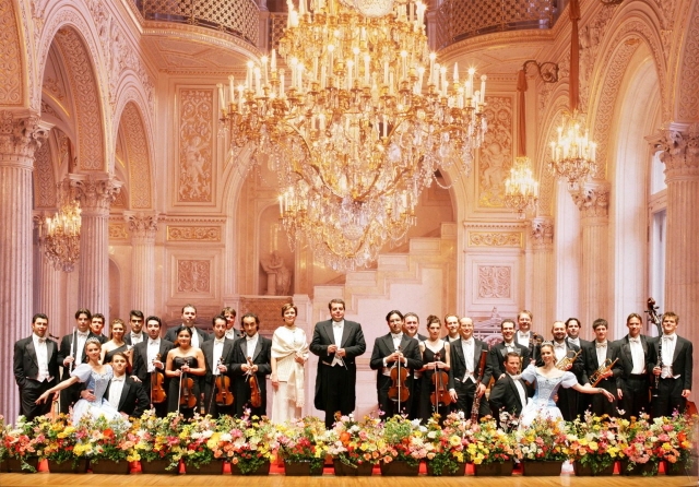 VIENNA WALZER ORCHESTRA.JPG