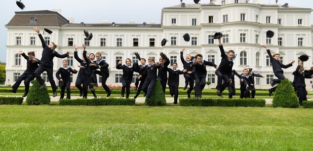 vienna-boys-choir-jumping-1347450746-article-0.jpg